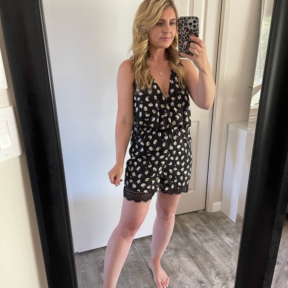Savannah Rae Printed Romper - Picture 2 of 6